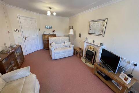 1 bedroom retirement property for sale, 46 Eden Court, Cupar