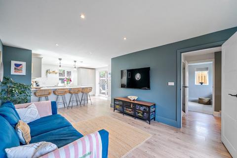 48 Garth End, Collingham, Wetherby, LS22 5BH