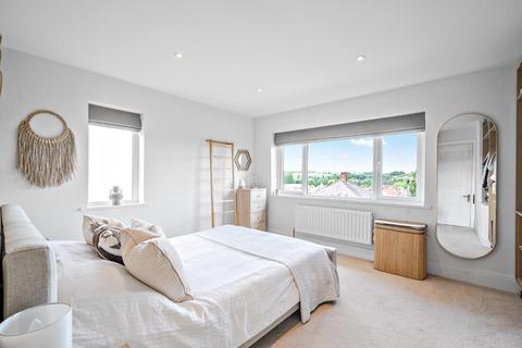48 Garth End, Collingham, Wetherby, LS22 5BH