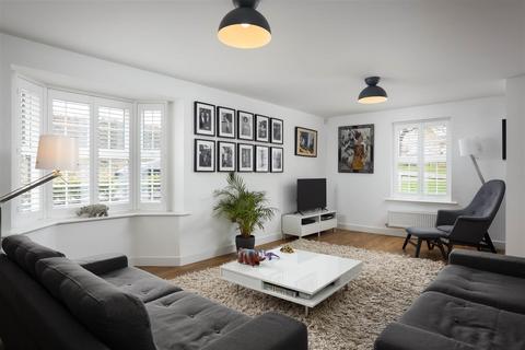 3 Bodington Avenue, Leeds, LS16 8FA