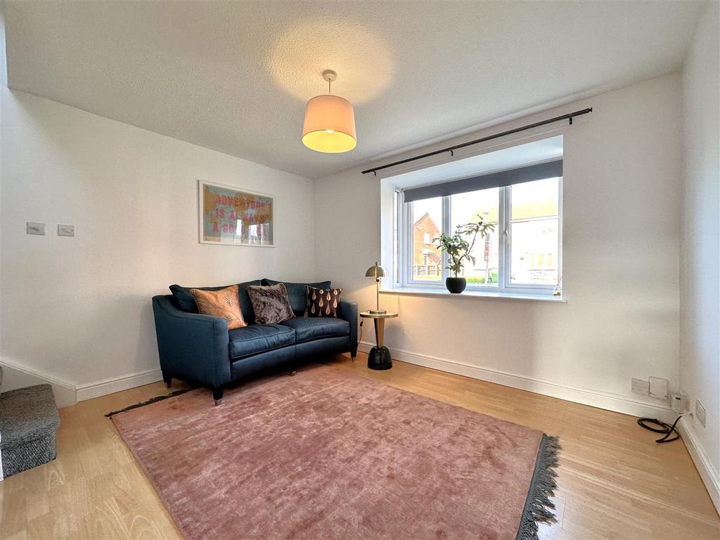Bay-Fronted Living Room 274