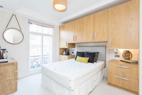 undefined, Hertford Street, London W1J