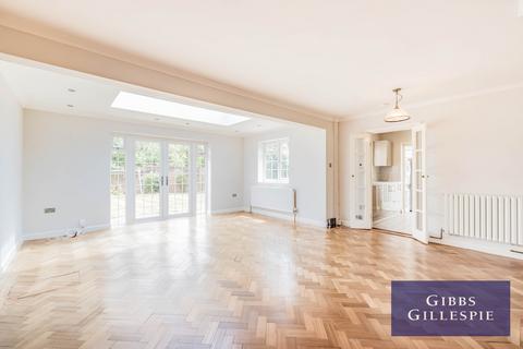 2 bedroom bungalow to rent, Henley Gardens, Pinner, HA5