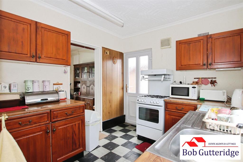 Fitted kitchen