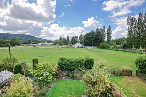 5 Moor Drive, Otley, LS21 1DZ