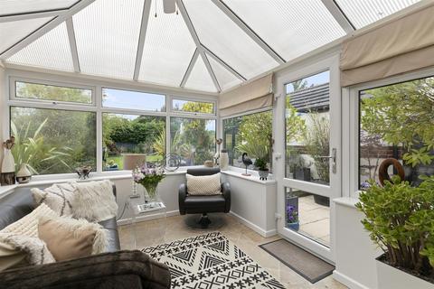 5 Moor Drive, Otley, LS21 1DZ