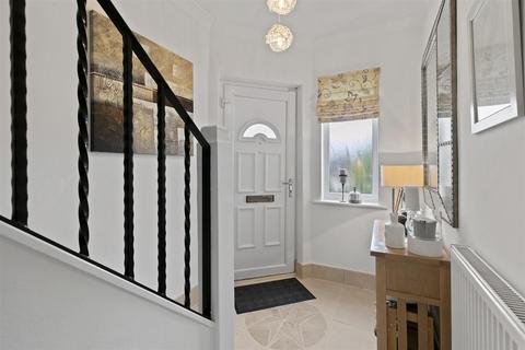 5 Moor Drive, Otley, LS21 1DZ