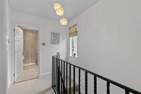 5 Moor Drive, Otley, LS21 1DZ