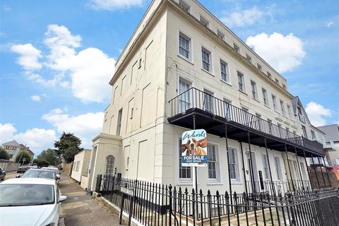 2 bedroom ground floor flat for sale, St. George's Terrace, Herne Bay CT6