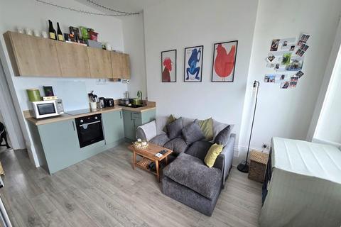 2 bedroom ground floor flat for sale, St. George's Terrace, Herne Bay CT6