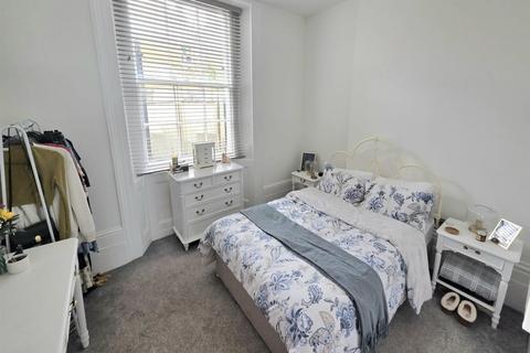 2 bedroom ground floor flat for sale, St. George's Terrace, Herne Bay CT6