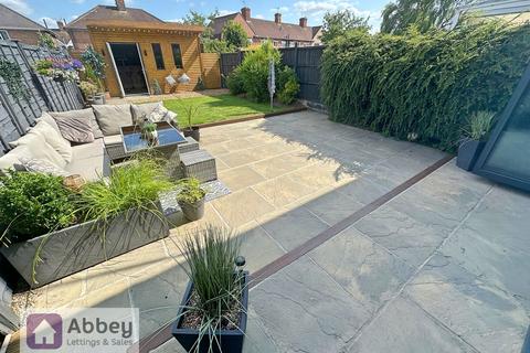 10 Combe Close, Leicester, LE3 9TJ