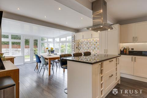 3 bedroom detached house for sale, Enfield Drive, Batley, WF17