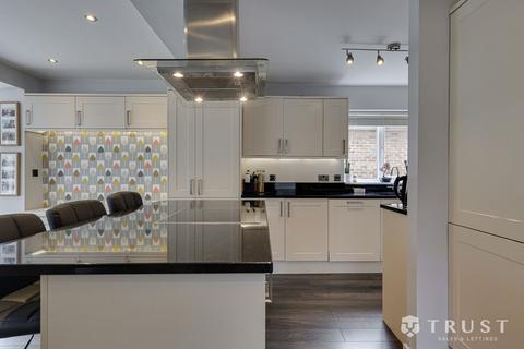 3 bedroom detached house for sale, Enfield Drive, Batley, WF17