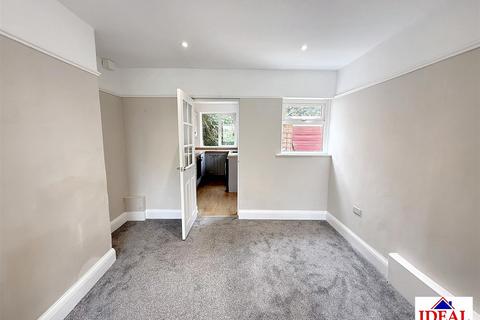 100 Dixon Crescent, Doncaster, DN4 0SP