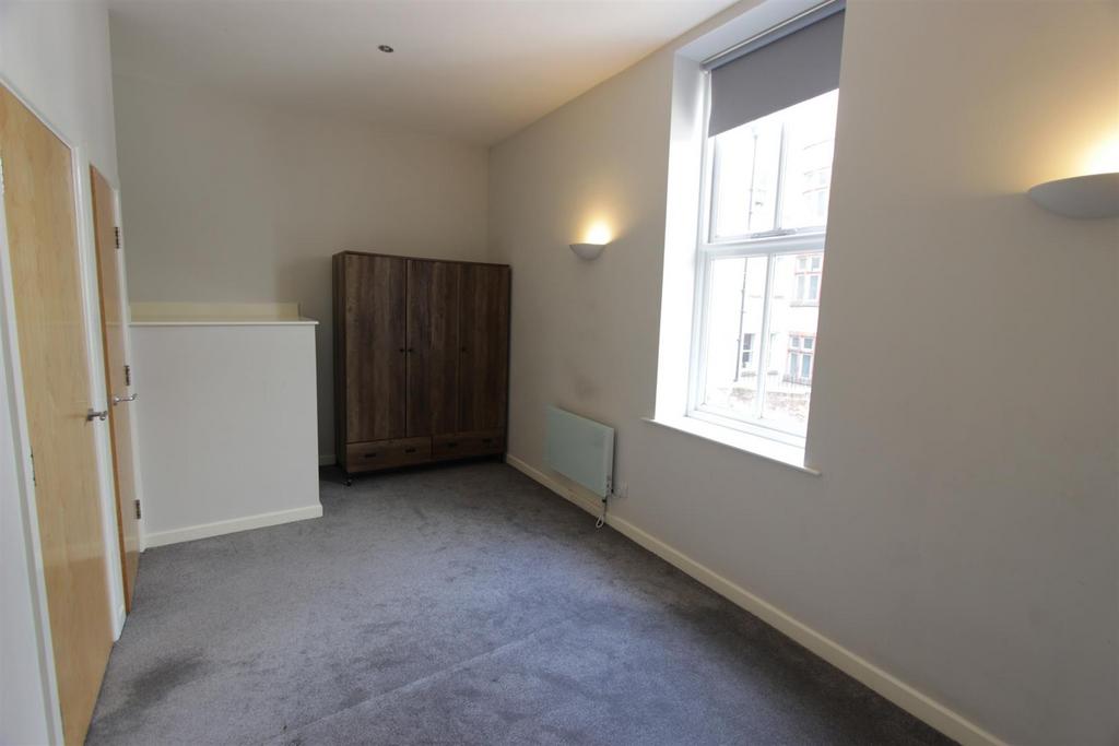 Bedroom 2.JPG