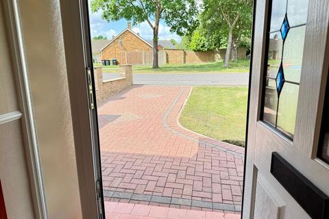 3 bedroom semi-detached house for sale, Whaddon Way, Milton Keynes MK3