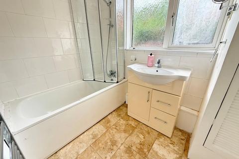 30 Bowden Road, Northampton, NN5 5LT