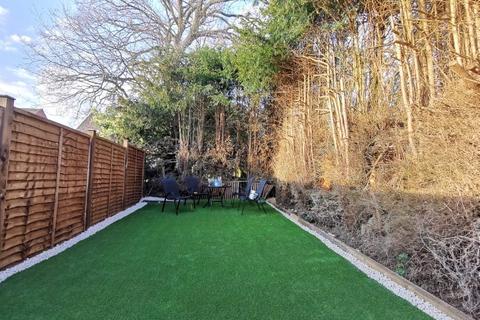 7b Cobbett Road, Guildford, GU2 8EL