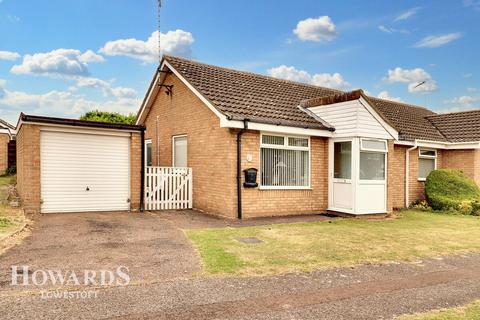 2 bedroom semi-detached bungalow for sale, Rosedale Gardens, Carlton Colville