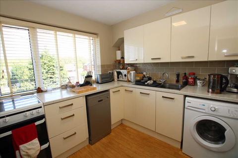 2 bedroom maisonette for sale, The Square, Grayshott, Grayshott
