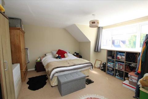 2 bedroom maisonette for sale, The Square, Grayshott, Grayshott