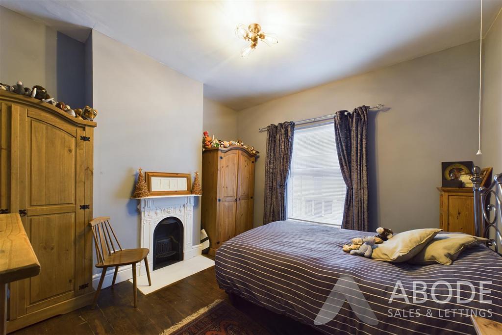 CAM02696 G0-PR0460-STILL023.jpg