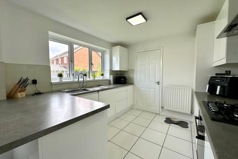 4 bedroom detached house for sale, Cadgwith Gardens, Bilston WV14