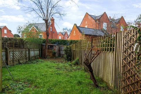 31 Longbourn, Windsor, SL4 3TN