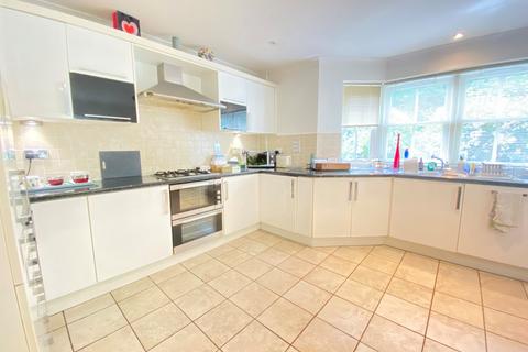 undefined, Autumn Grove, Bromley BR1