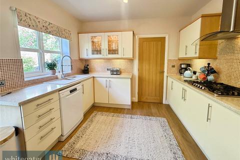 3 bedroom bungalow for sale, Doncaster Road, Ardsley, S71