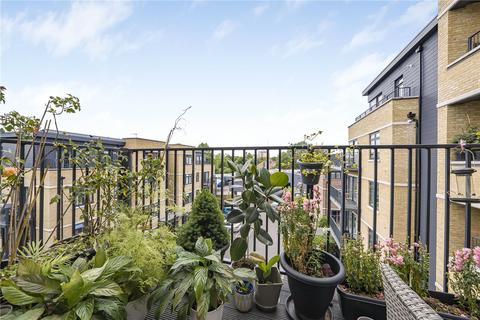 Flat 27, Fairbanks House Samuelson Place, Isleworth, TW7 4FL
