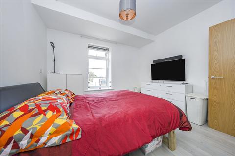 Flat 27, Fairbanks House Samuelson Place, Isleworth, TW7 4FL