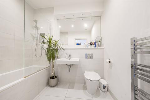 Flat 27, Fairbanks House Samuelson Place, Isleworth, TW7 4FL