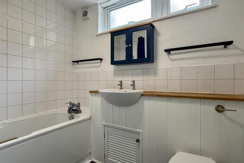 28 Closure Place, Peterchurch, Hereford, HR2 0RS
