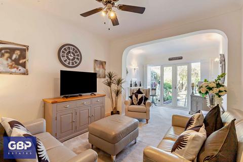 21 Heather Drive, Romford, RM1 4SP