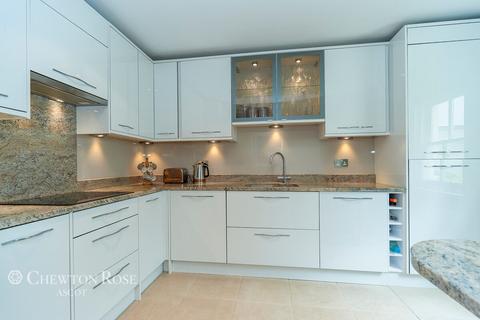 undefined, Heronsbrook, Ascot