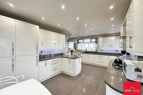 3 bedroom property for sale, Astley Road, Irlam, M44