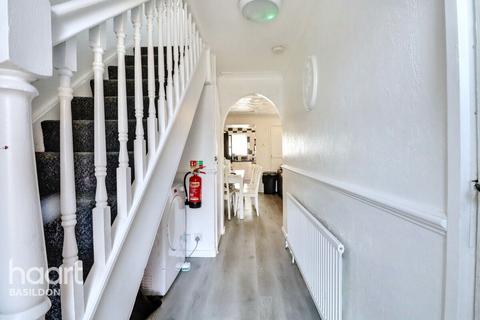 20 Brownlow Bend, Basildon, SS14 1QD