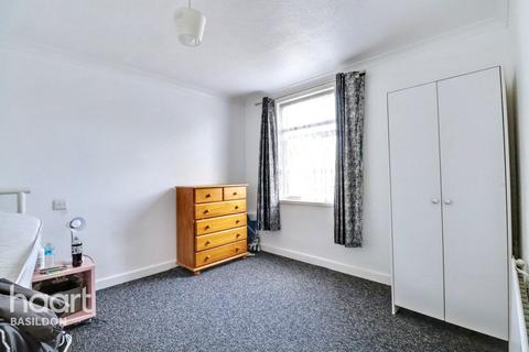 20 Brownlow Bend, Basildon, SS14 1QD