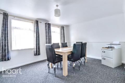 20 Brownlow Bend, Basildon, SS14 1QD