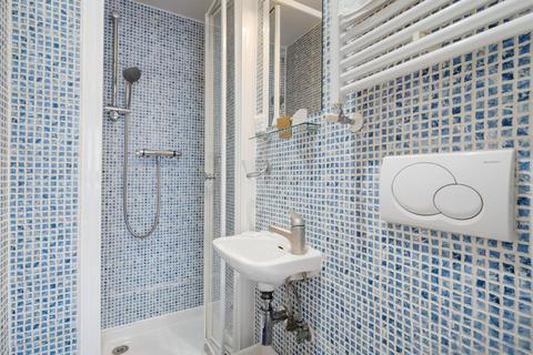 Studio to rent, North Gower Street, Euston, London, NW1