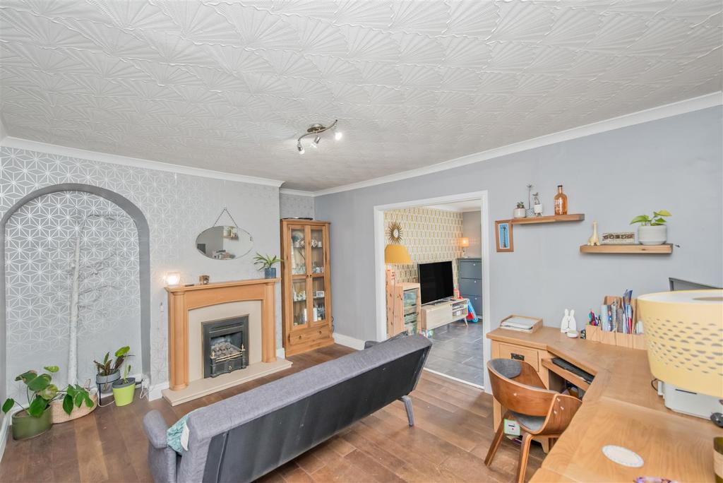 Dining Room / Sitting Room: