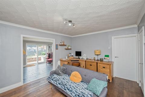 3 bedroom semi-detached house for sale, Upper Wortley Road, Wortley, Leeds