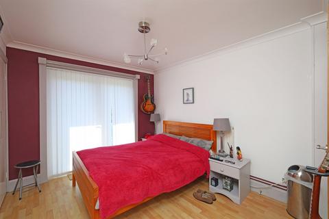 3 bedroom bungalow for sale, Sussex Avenue, PE21