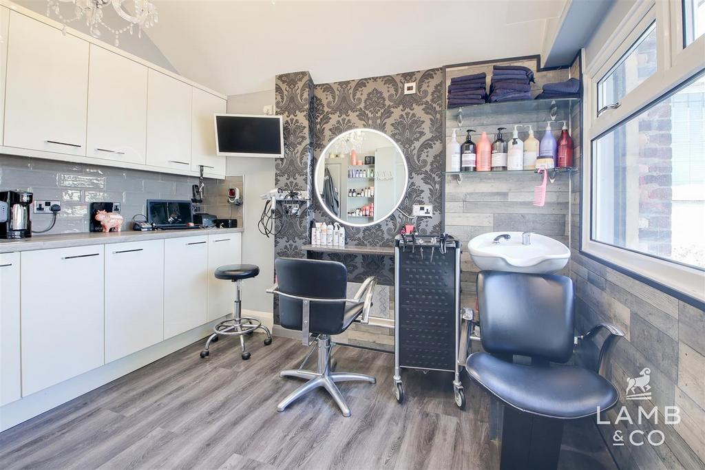 Hair salon
