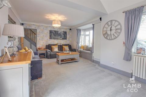3 bedroom detached house for sale, Clacton Road, Clacton-On-Sea CO16
