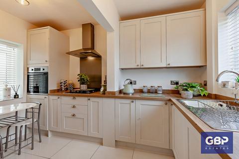 7 Elm Close, Romford, RM7 8HP