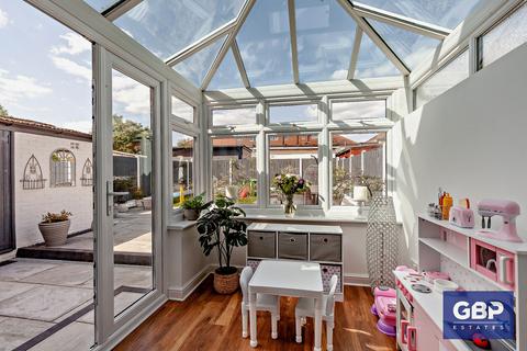 7 Elm Close, Romford, RM7 8HP