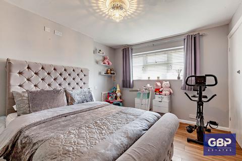 7 Elm Close, Romford, RM7 8HP